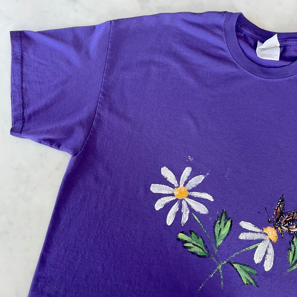 Vintage Purple T Shirt with Hand Painted Daisy Flowers and Butterfly / XL - Picture 3 of 10